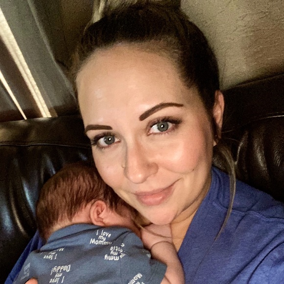 Meet your Posher, Jessica - Picture 1 of 1